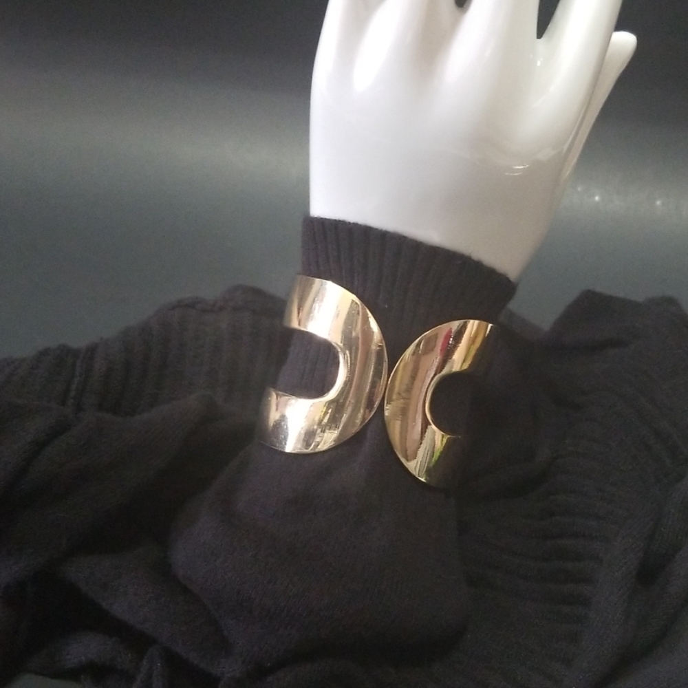 Gold tone cuff - Picture 3 of 5